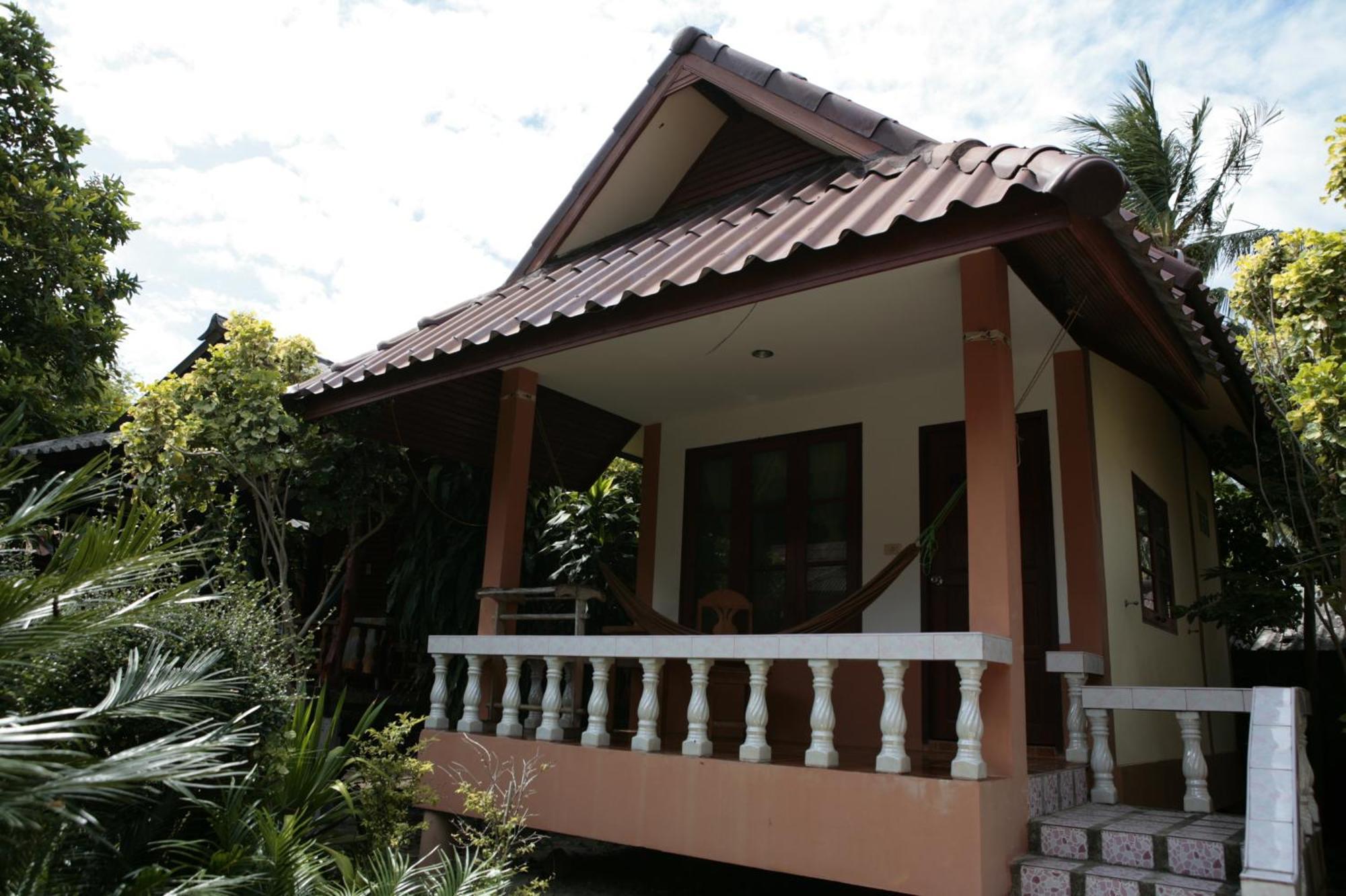 Jungle Hut Bungalows & Hotel Haad Chao Phao Esterno foto